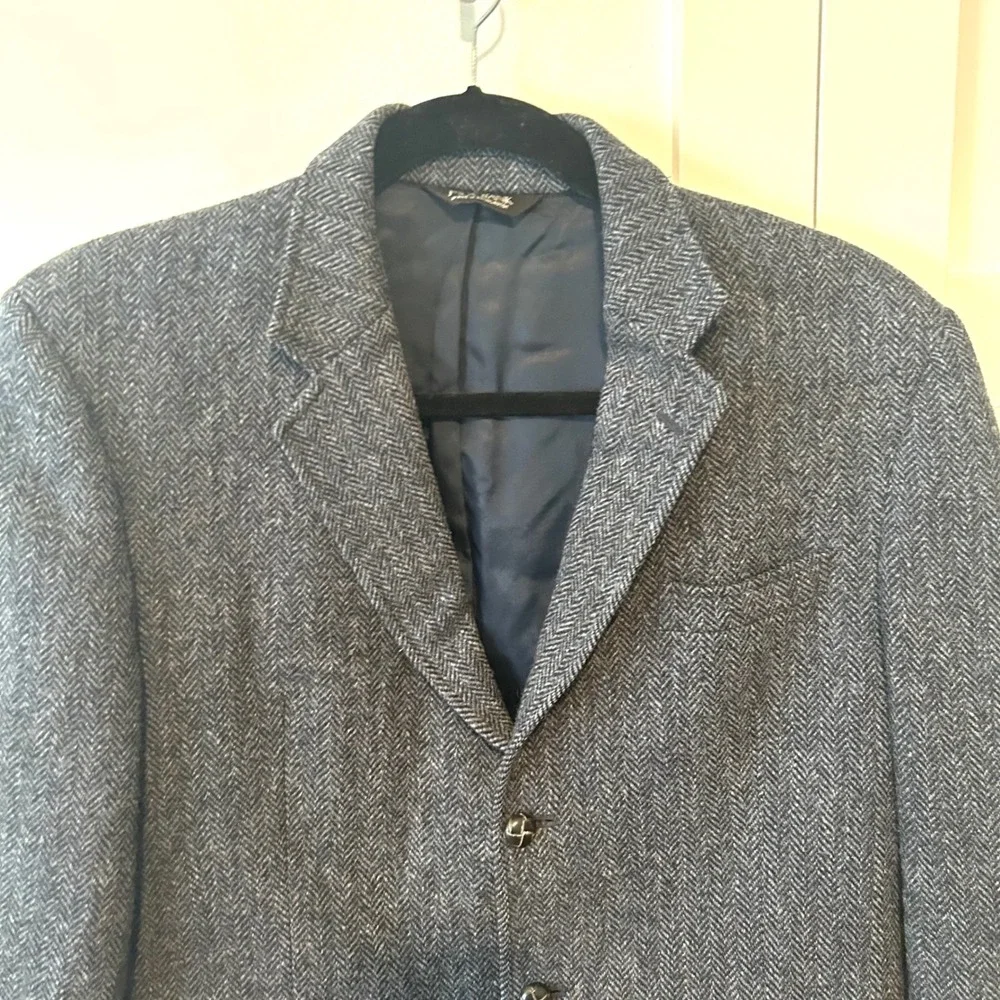 JoS. A. Bank Men's Grey‎ and Black Harris Tweed Wool Sport Coat in Size 42 L